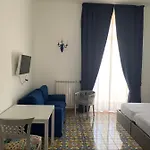 فندق مبيت وإفطار Specchio Di Parthenope نابولي